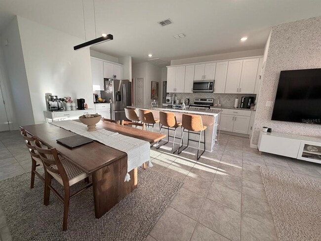 Building Photo - 2289 Treasure Hill St