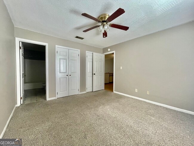 Building Photo - 202 Eagles Ct