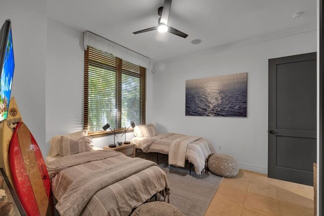 Building Photo - Luxury 3-Bed Condo at Coconut Grove. Ocean Views. Nov 1