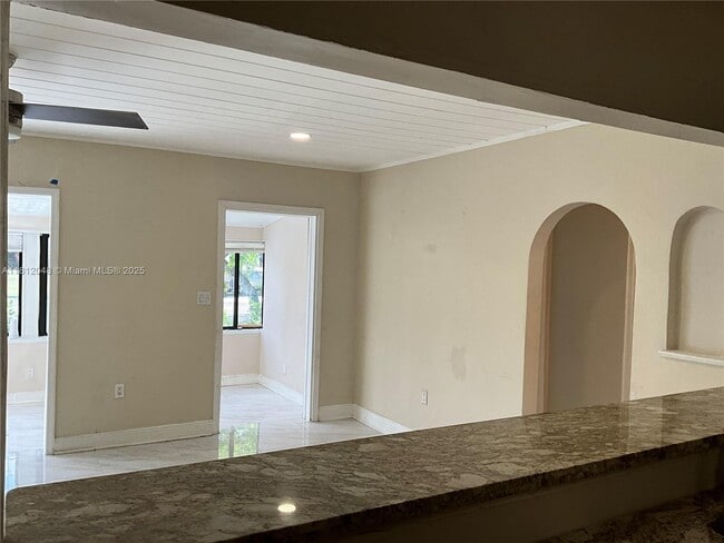 Building Photo - 418 NW 48th St