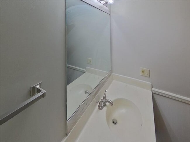 Building Photo - 4350 Thornhill Ln