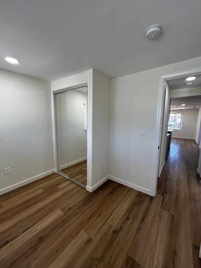 Building Photo - 2764 Wilma St
