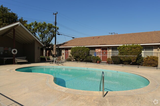 Building Photo - Beach Bluff Apartments