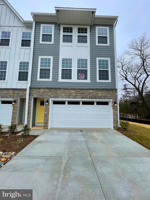 Building Photo - 3701 Allington Ct