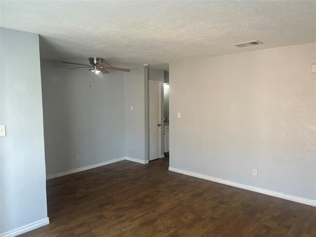 Building Photo - 100 Uhland Rd