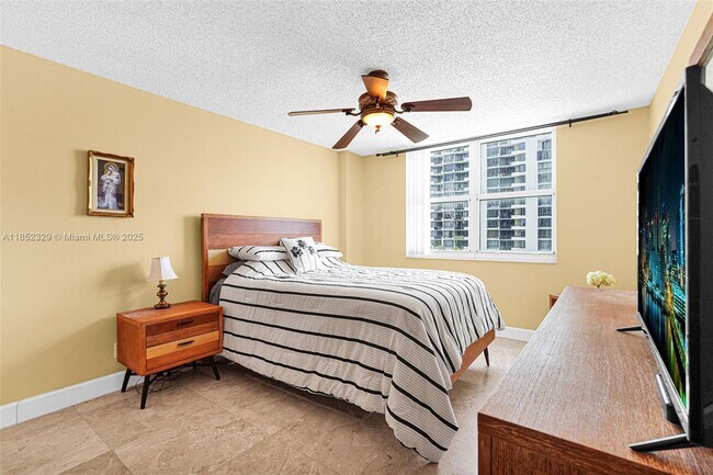 Building Photo - 770 Claughton Island Dr
