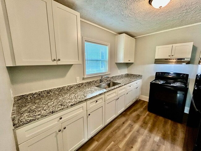 Building Photo - 29 Chappell Rd NW