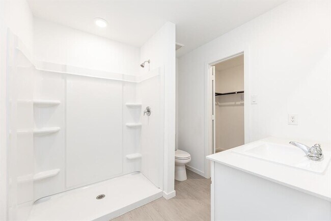 Building Photo - 6822 Date Palm Dr