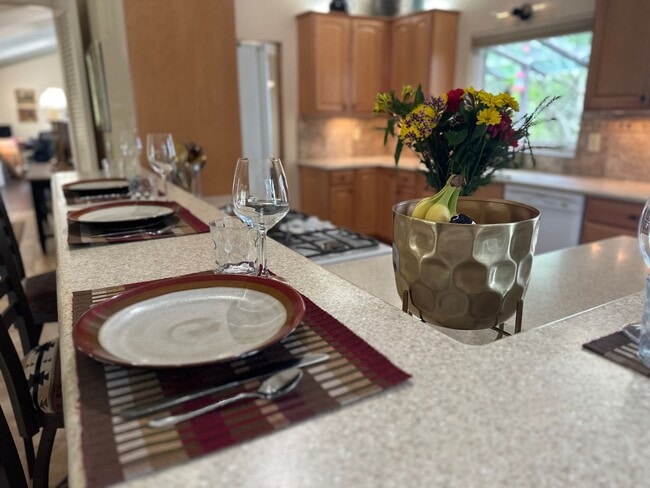Building Photo - Sunny - Fully Furnished 2-Bedroom, with Office and 2 1/2 bathrooms.