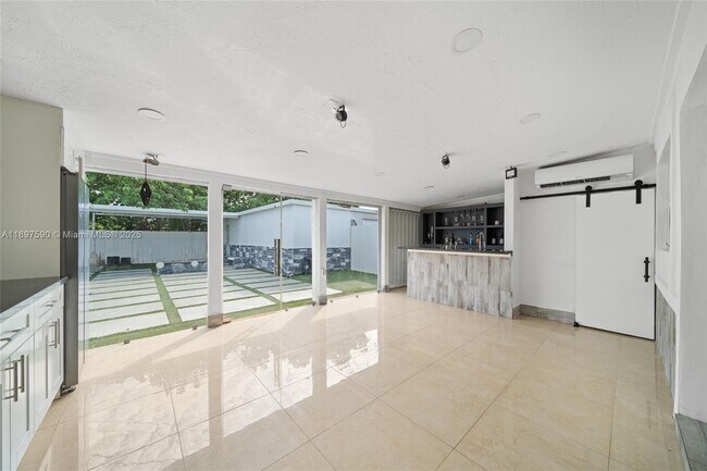 Building Photo - 845 NW 2nd St