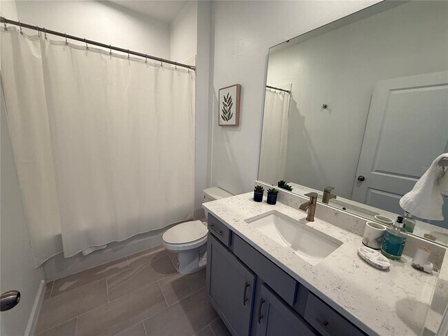 Building Photo - 1165 Lakeshore Breeze Pl