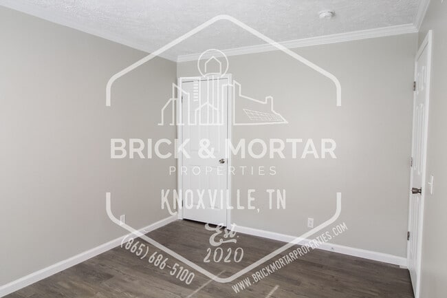 Building Photo - 1733 Lively Rd