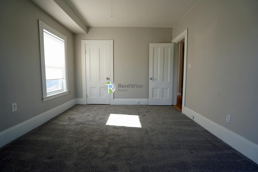 Building Photo - 50 A Winship St