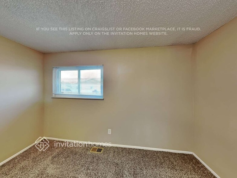 Building Photo - 1821 S Joplin St