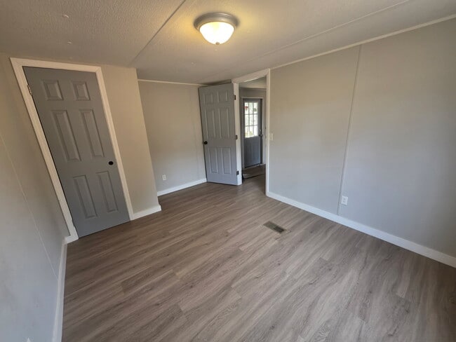 Building Photo - 650 Rices Creek Rd