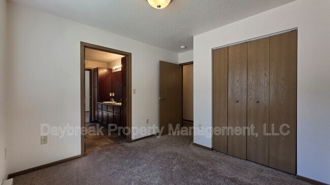 Building Photo - 317 16th St S
