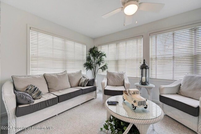 Building Photo - 11 Gilroy St