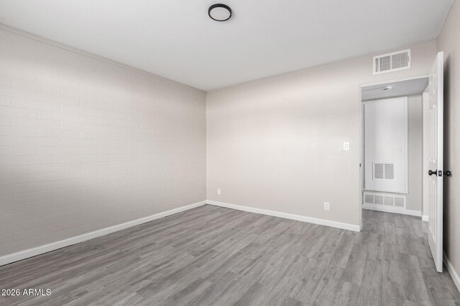 Building Photo - 405 S Priest Dr