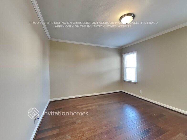 Building Photo - 3003 Hillcrest Dr