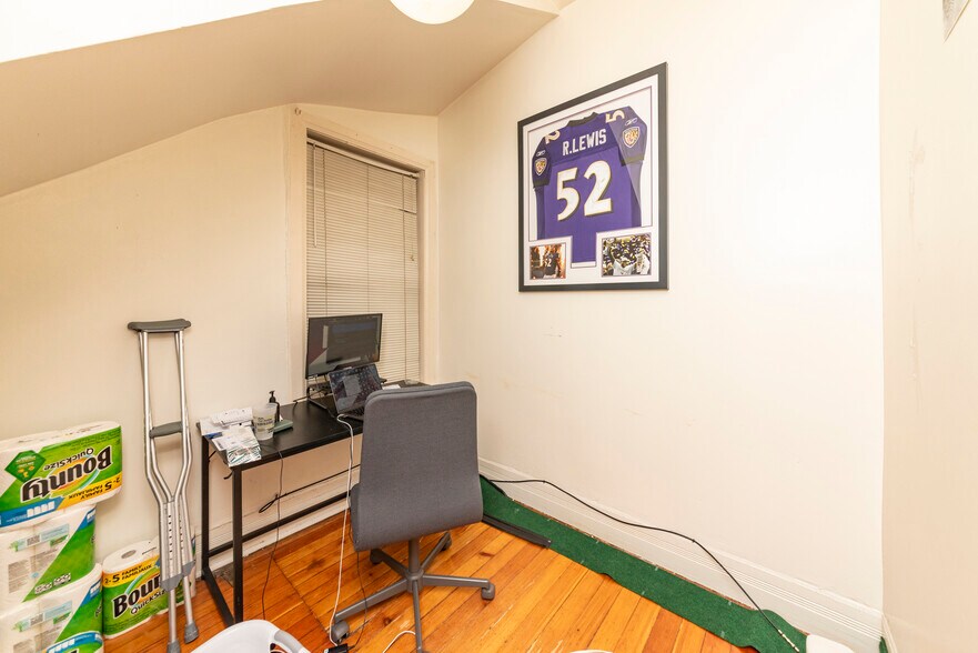 Building Photo - 1944 N Bissell St