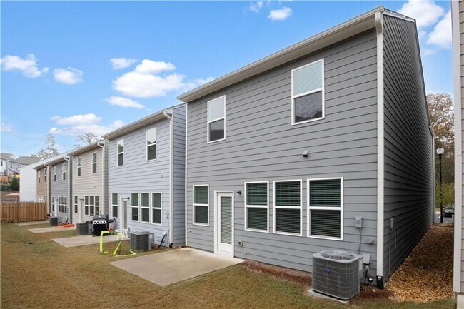 Building Photo - 239 Turner Ln
