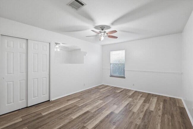 Building Photo - 1718 Lloydminister Way