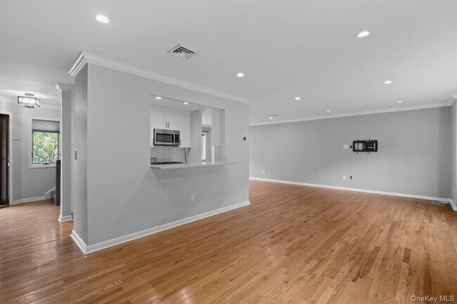 Building Photo - 5 Meadowlark Cir