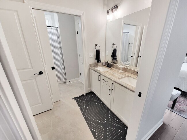 Building Photo - Gorgeous 3 Bedroom, 3 Bath Home Built in 2021- Madison, Alabama