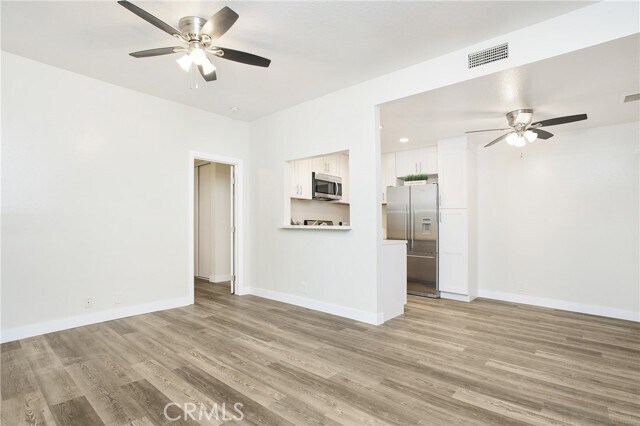 Building Photo - 5 Rosa