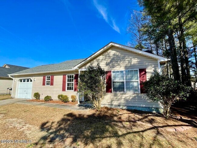 Building Photo - 104 Sweet Bay Dr