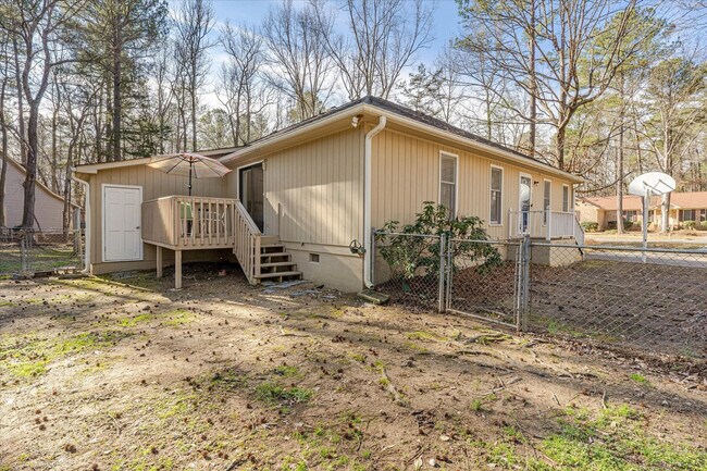 Building Photo - 2210 Wilshire Dr