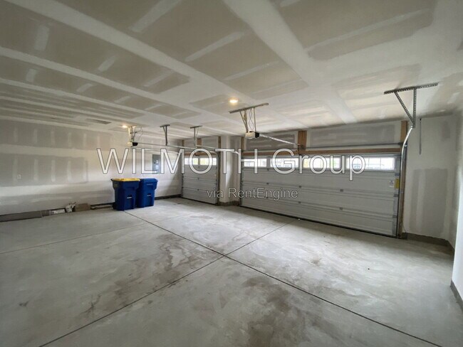 Building Photo - 5102 Astor Wy