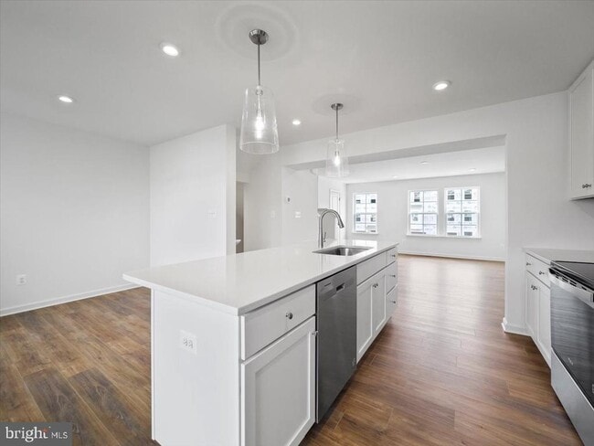Building Photo - 258 Clifton Mnr