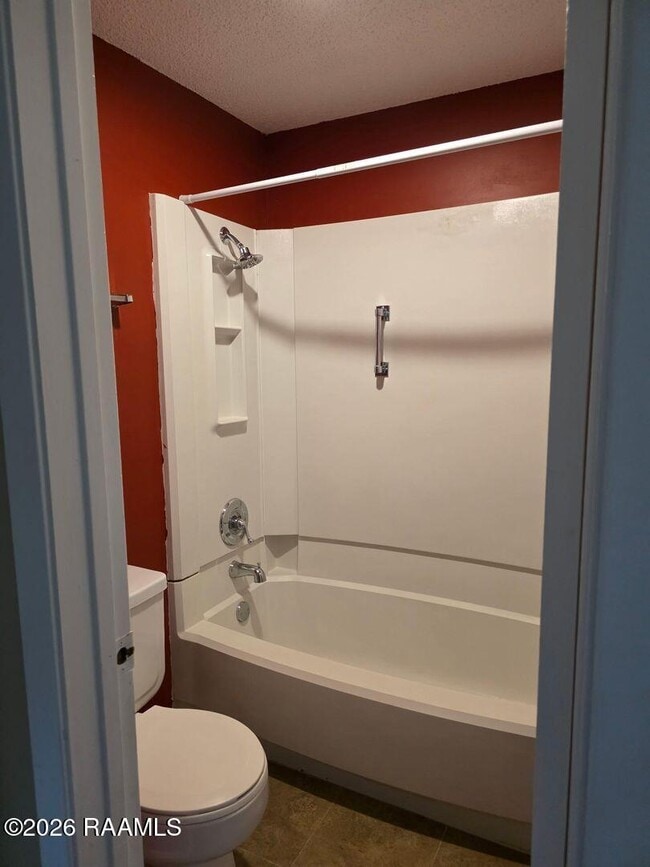 Building Photo - 2826 Louisiana Ave