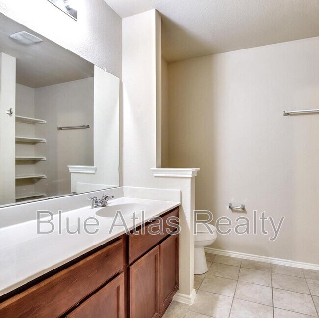 Building Photo - 1340 Levi Ln