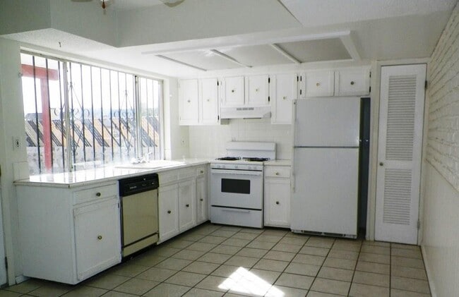 Building Photo - 9932 Agena Ln
