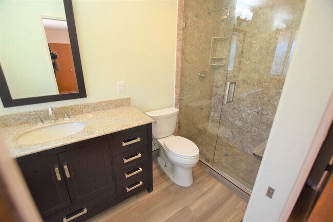 Building Photo - Beautiful 1,396 square foot home situated ...