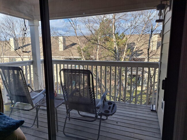 Building Photo - 6729 Meadow Creek Dr