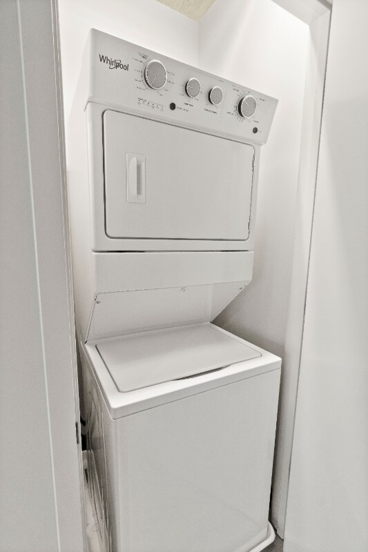 Building Photo - 173 N Ada St