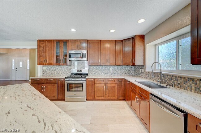 Building Photo - 2733 Brookstone Ct