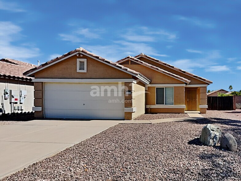 Primary Photo - 8655 E Crescent Ave