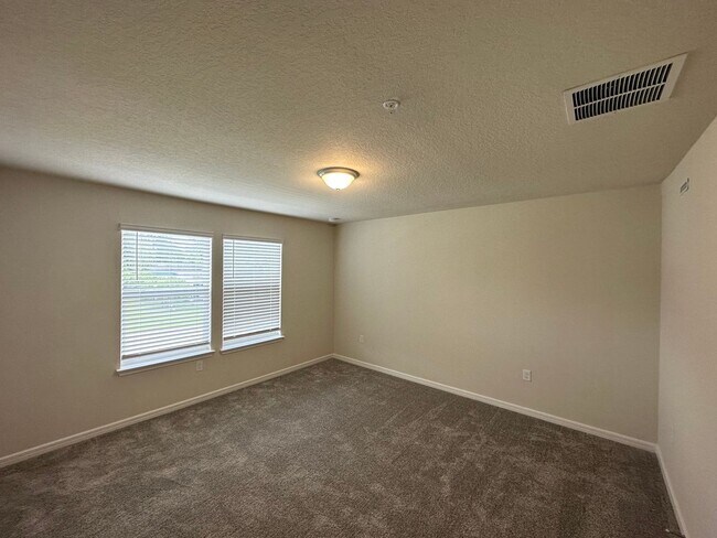 Building Photo - 3 Bedroom, 2.5 Bath Town Home in Winter Park!