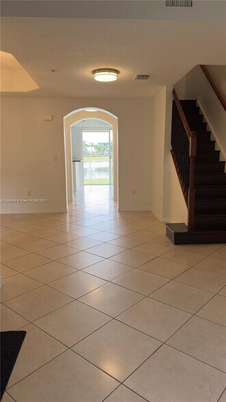Building Photo - 924 SW 143rd Ter