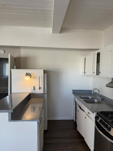 Building Photo - 443 Occidental Dr