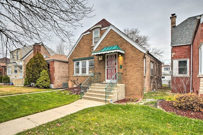 Building Photo - 10431 S Eberhart Ave