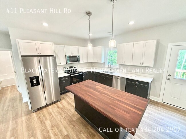 Building Photo - BRAND NEW Three Bedroom Home in Campbell C...