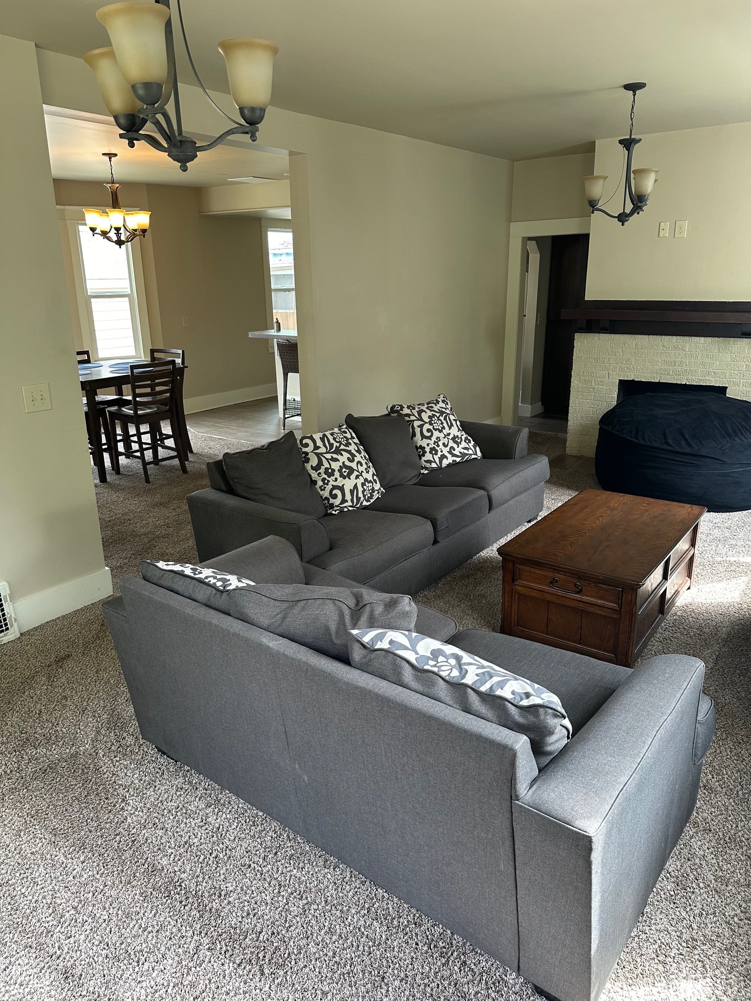 Building Photo - 518 E Augusta Ave