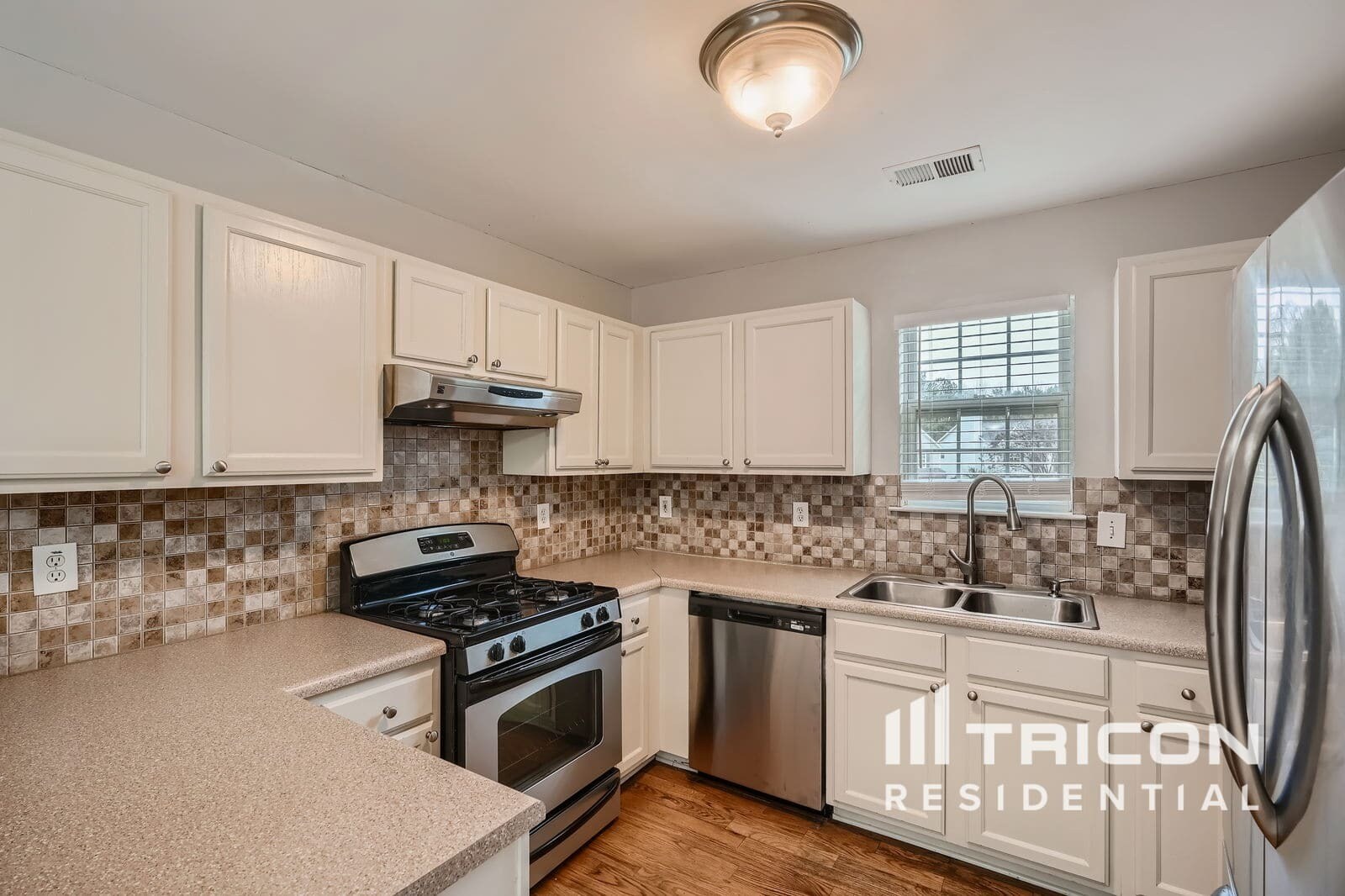 Building Photo - 3160 Brookfield Dr SW