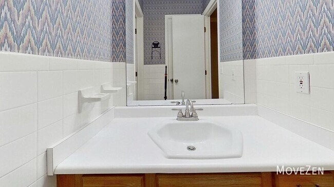Building Photo - 5307 Pondfield Dr