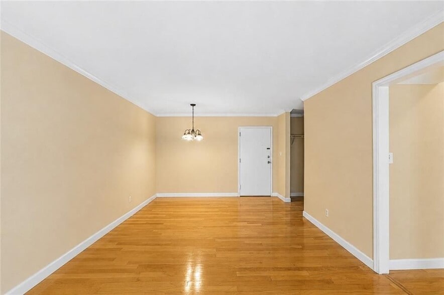Building Photo - 395 Pharr Rd NE